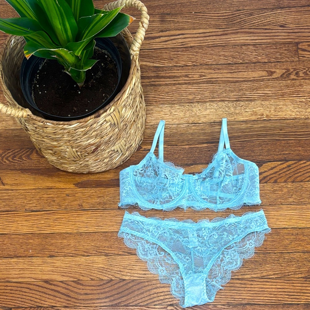 Light Blue Lace Underwire Bra and Bikini Set